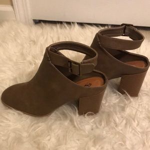 Exposed Heel Ankle Wrap Booties